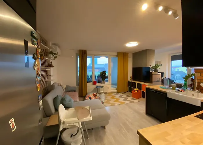 New, Free Parking, Big Balcony Premiere 公寓