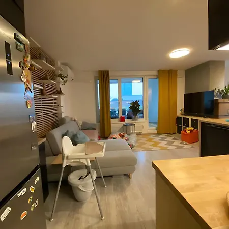 New, Free Parking, Big Balcony Premiere * ブラチスラヴァ